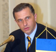 Geoană cere demisia conducerii SRI