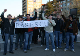Tentativă de manifestație pentru susținerea lui Băsescu în centrul Sucevei