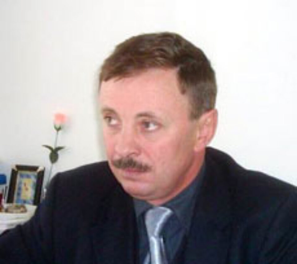 Peste 2000 de localnici din Poiana Stampei nu au medic de 5 luni