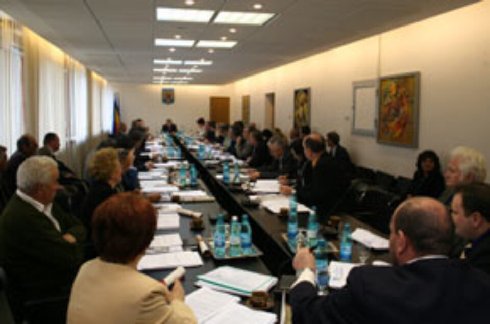 CJ Suceava solicită ASP să găsească soluții pentru mutarea bolnavilor din spitalul vechi CJ Suceava solicită ASP să găsească soluții pentru mutarea bolnavilor din spitalul vechi