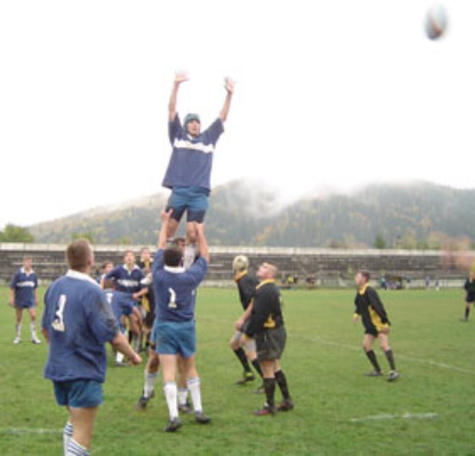 Humorenii reintră în lupta pentru turneele finale