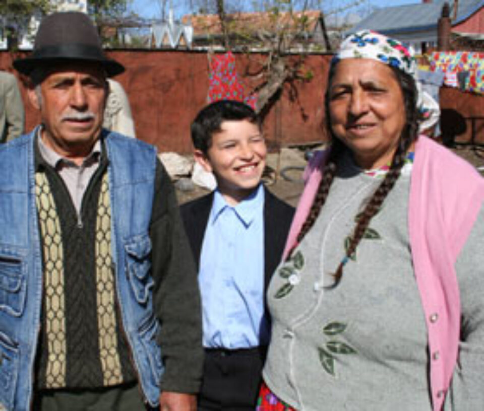 Ciandiri Stănescu cu soţia Floarea şi unul dintre nepoţi