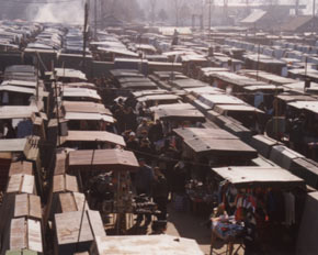 Bazariștii se tem că modernizarea Bazarului îi va duce la faliment