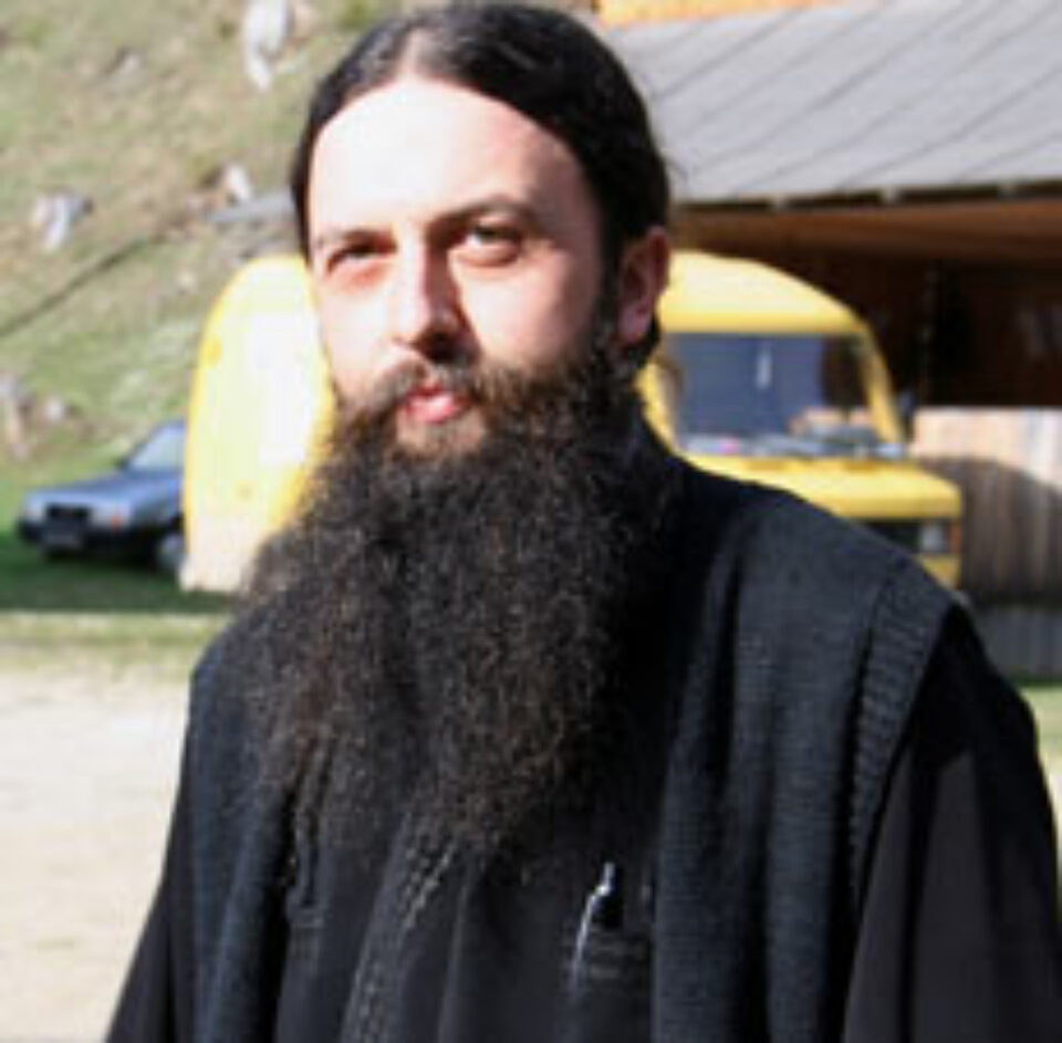 Starețul acuzat că are un copil cu o măicuță a dispărut