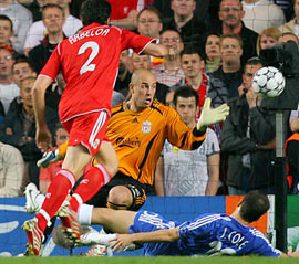 Avantaj Mourinho în primul meci cu Liverpool