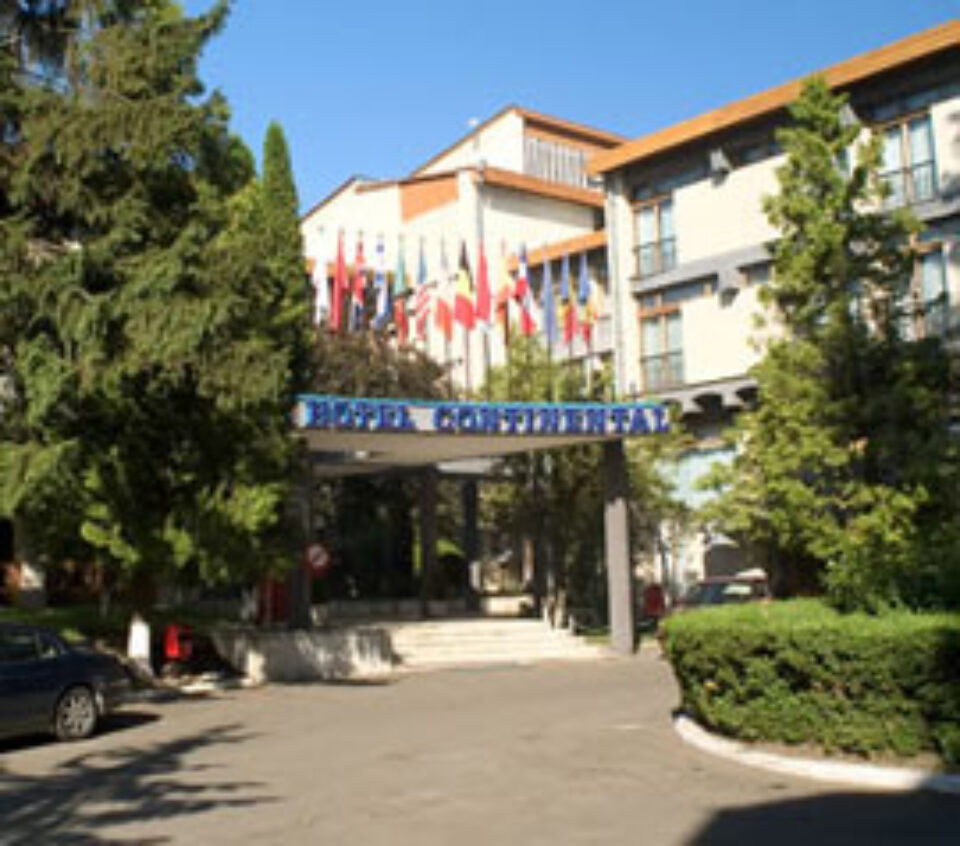 „Continental Arcașul” a oferit cadouri bătrânilor din Azilul Suceava