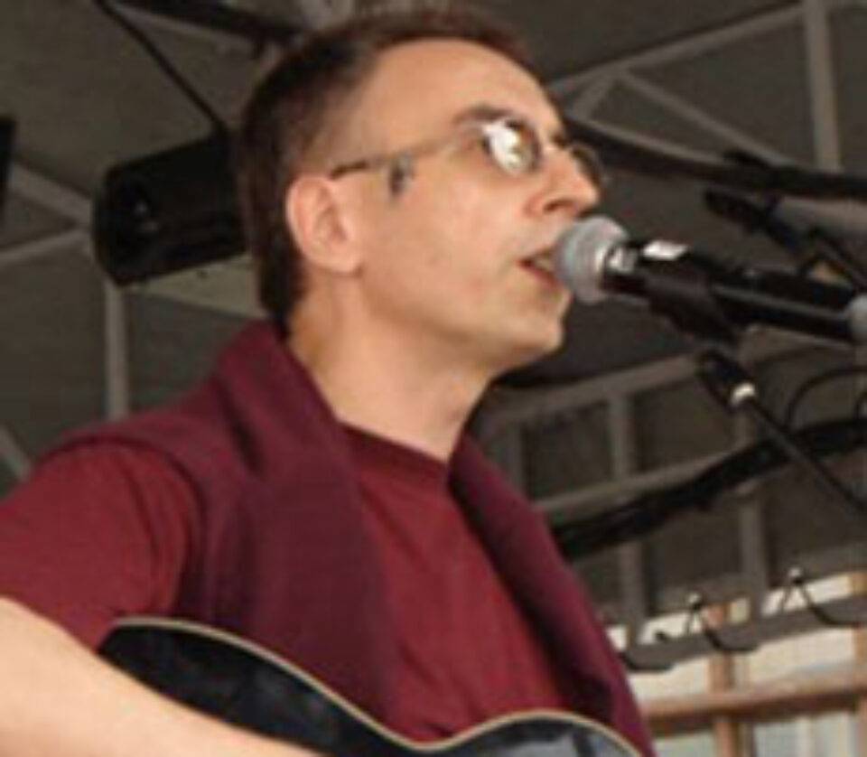 „Am strâns suferință cât să compun încă două albume”