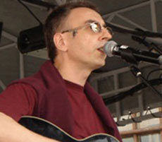 „Am strâns suferință cât să compun încă două albume”