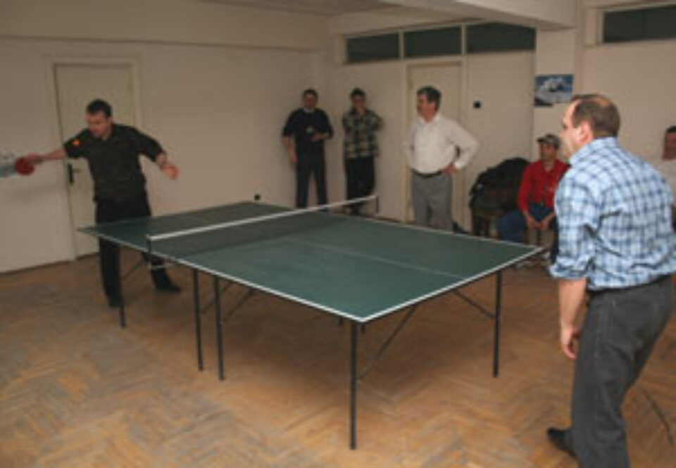 Poștașii au lăsat micii pentru masa de tenis