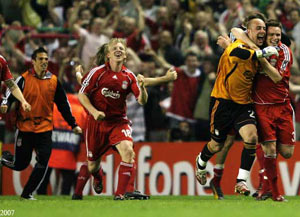 Liverpool merge în finala de la Atena