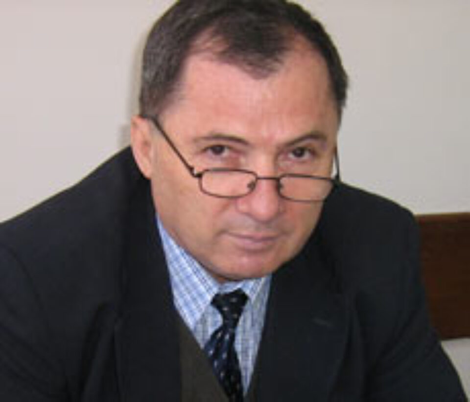 Profesorul universitar Lucian Severin
