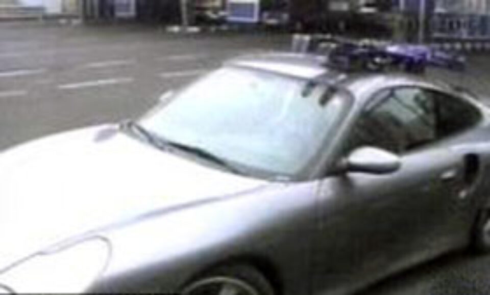 Droguri descoperite într-o mașină preluată de la Guvern