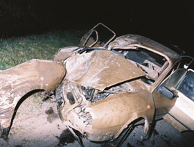 Elevă de 17 ani moartă și doi prieteni în stare gravă la spital după un cumplit accident rutier