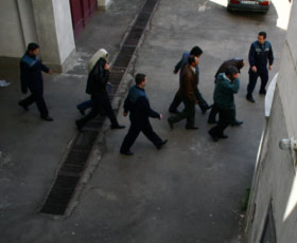 Polițiștii suceveni confiscă aproape în fiecare zi mii de pachete de țigări de contrabandă