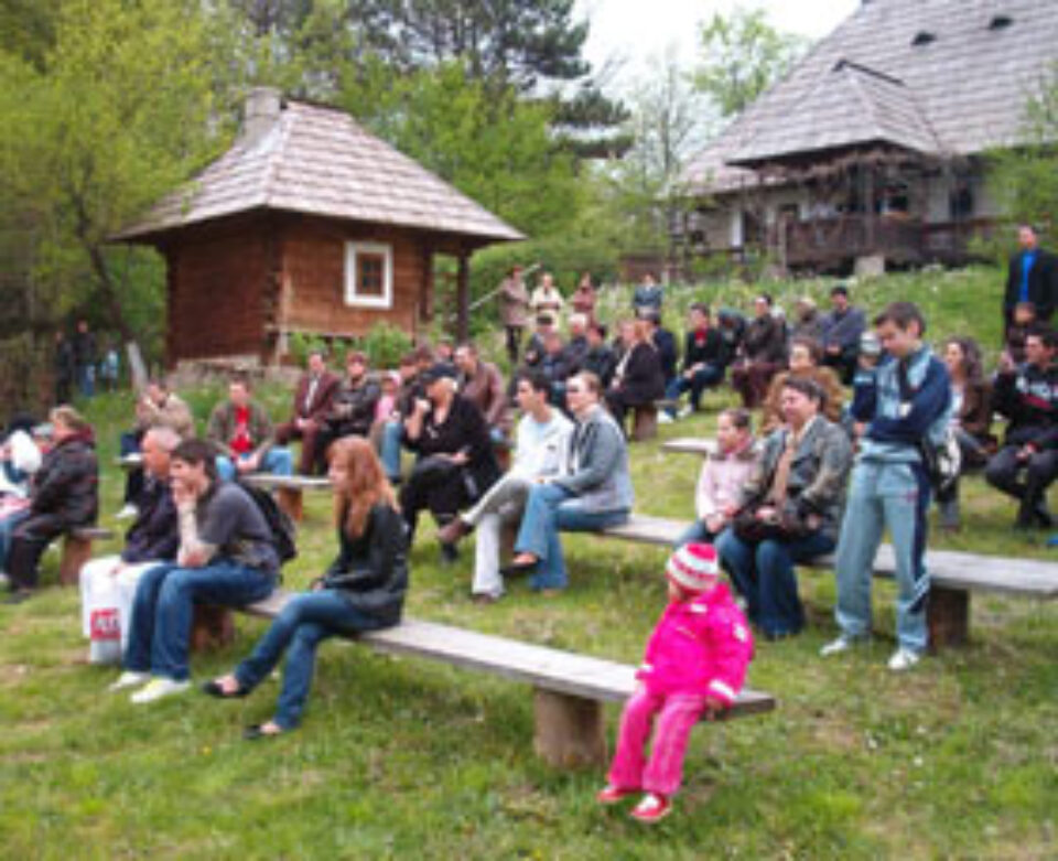 Primul spectacol în aer liber din acest an al Școlii de Arte „Ion Irimescu” din Suceava