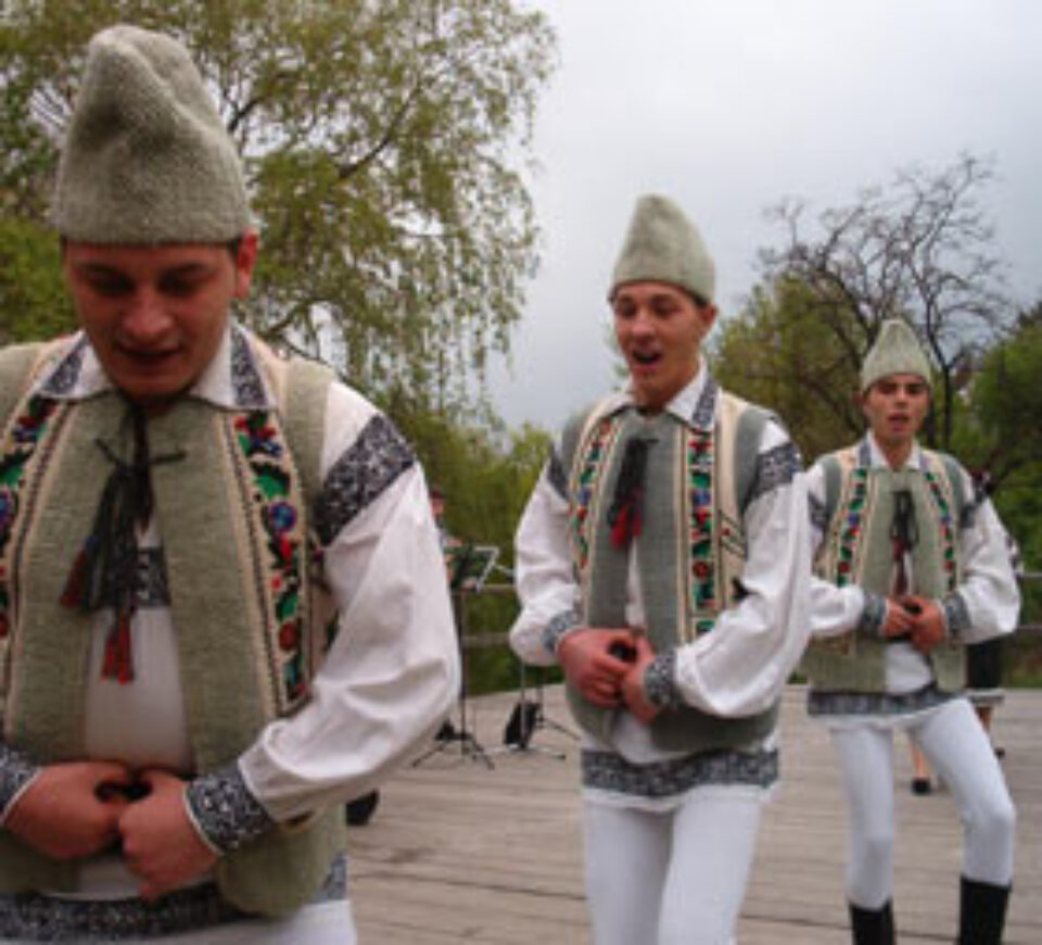 Primul spectacol în aer liber din acest an al Școlii de Arte „Ion Irimescu” din Suceava