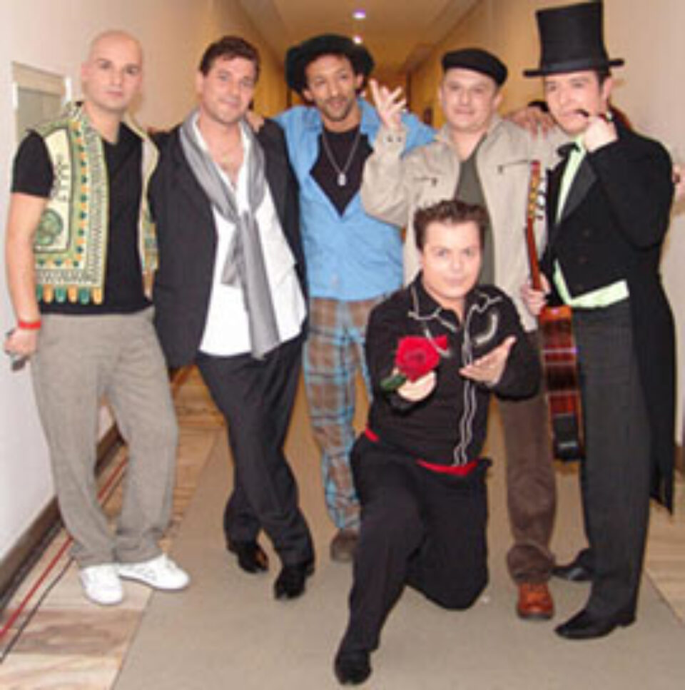 Todomondo amenință cu retragerea