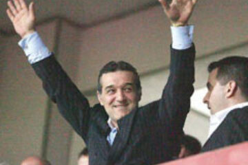 Dinamo ajută Steaua în lupta pentru locul doi