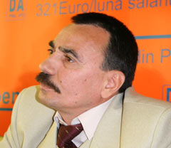 Mihai Sandu-Capră consideră că majoritatea românilor din sudul Spaniei va vota anti-Băsescu