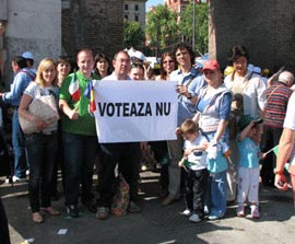 Români din Italia, Irlanda și Germania au organizat mai multe manifestații pro-Băsescu