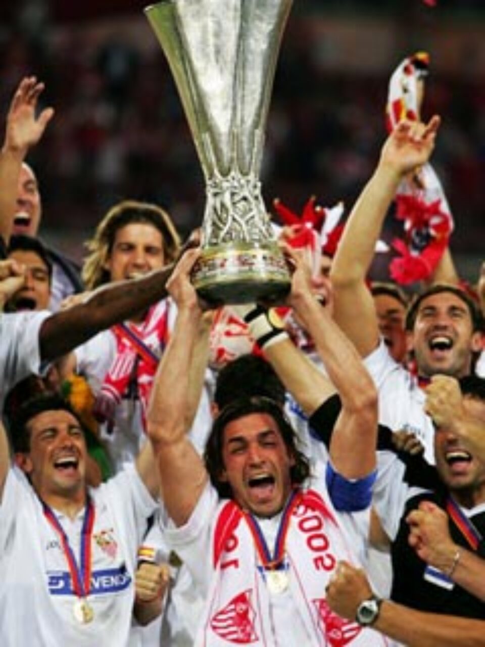 Sevilla vrea să-și păstreze trofeul câștigat anul trecut Sevilla vrea să-și păstreze trofeul câștigat anul trecut