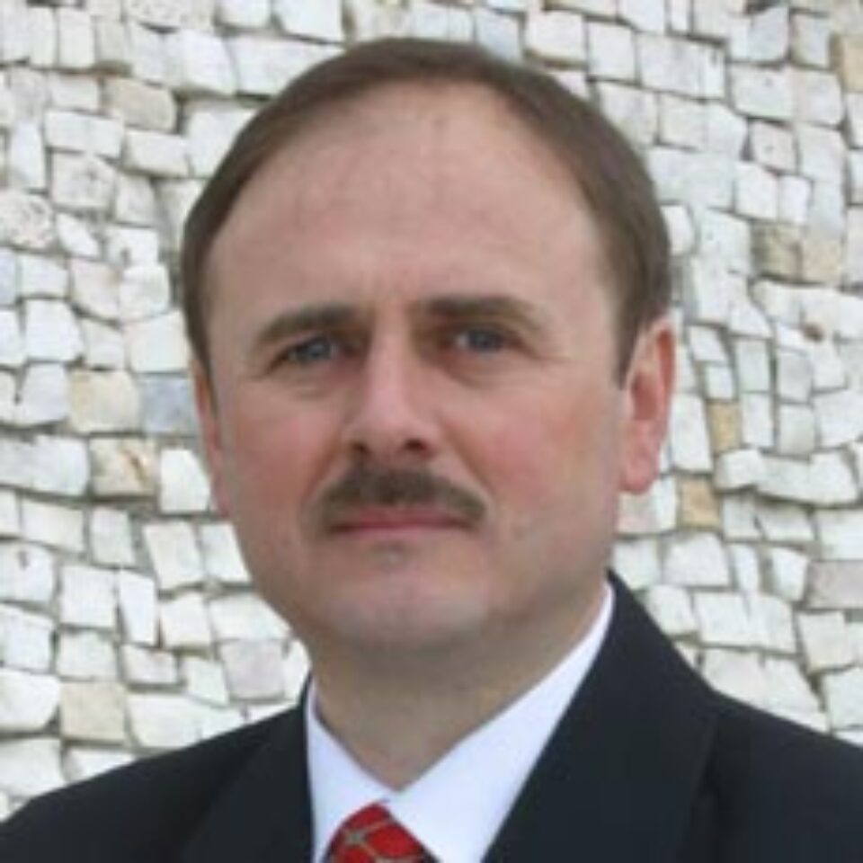 PD îl acuză pe Ion Lungu că nu a aprobat amplasarea unui cort electoral în centrul Sucevei PD îl acuză pe Ion Lungu că nu a aprobat amplasarea unui cort electoral în centrul Sucevei