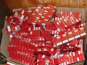 Mașină plină cu țigări de contrabandă, abandonată în pădurea de la Ilișești