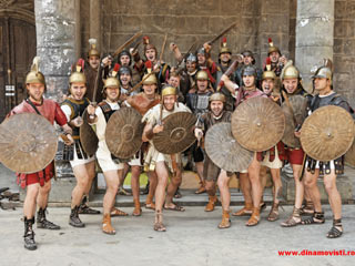 Spectacol cu "spartani", muzică și artificii pe stadionul din Șoseaua Ștefan cel Mare