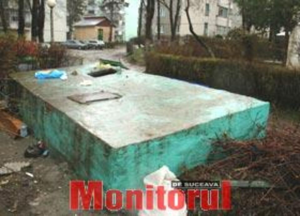 Sucevenii încă aruncă molozul în pubelele pentru deșeuri menajere