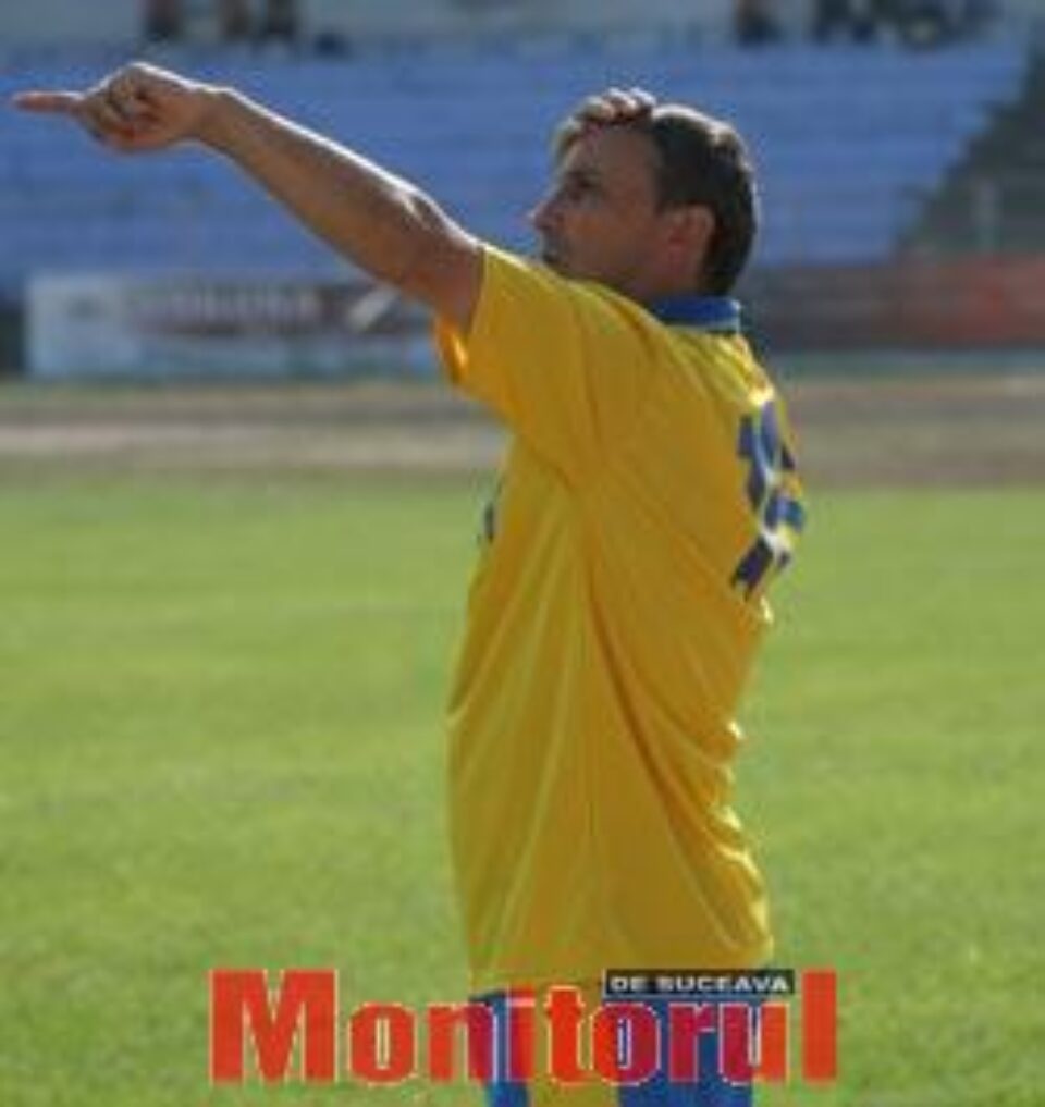 Cristescu senior pare să-i indice fiului direcţia pentru viitorul sezon Cristescu senior pare să-i indice fiului direcţia pentru viitorul sezon