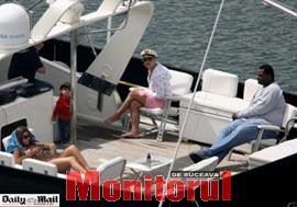 În pauza de prânz, Britney se plimbă cu iahtul