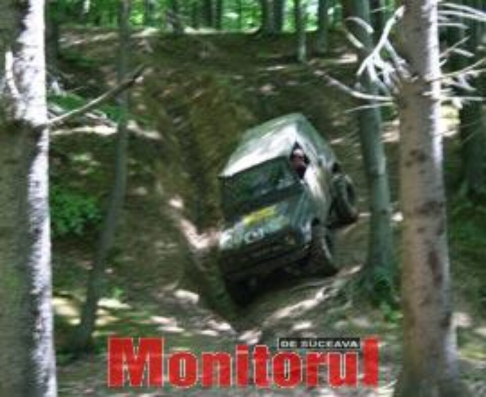 Adrenalină și noroi la primul eveniment off-road din Bucovina