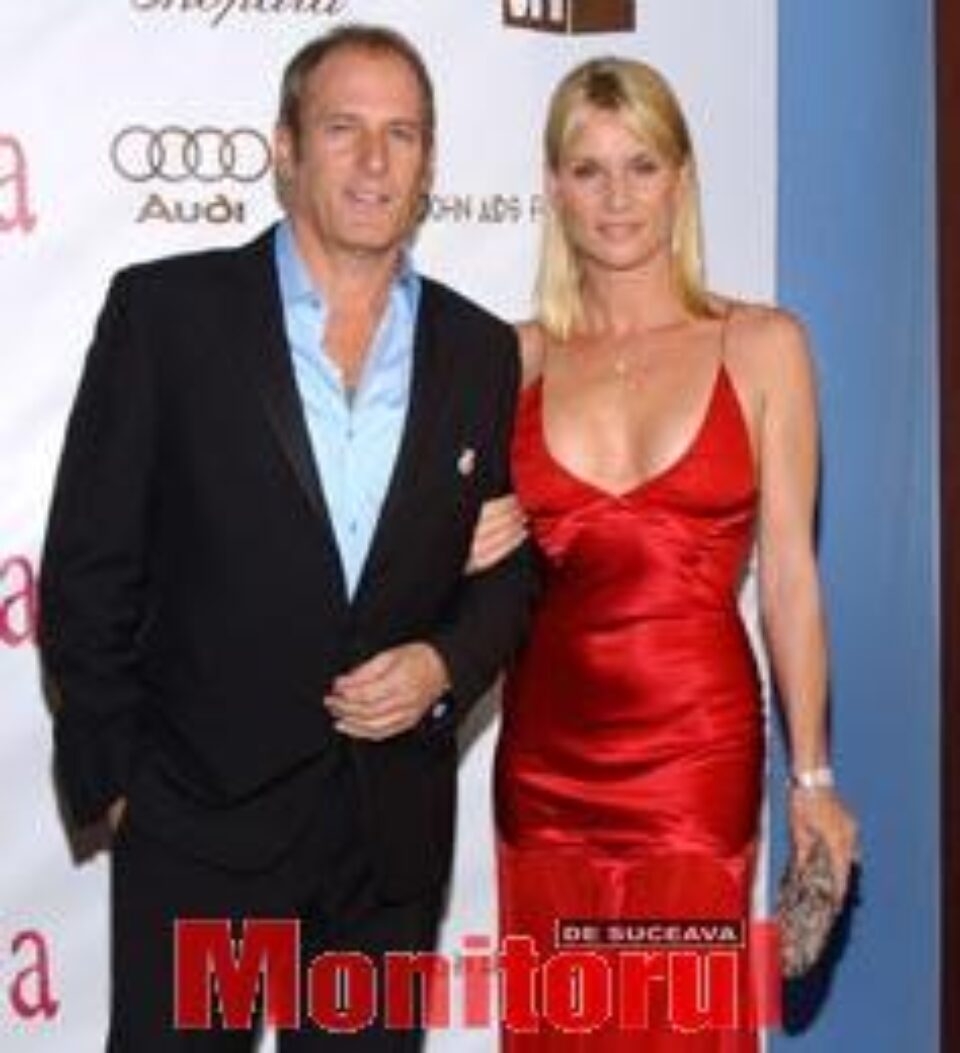 Michael Bolton vine în România împreună cu "nevasta disperată" Nicolette Sheridan