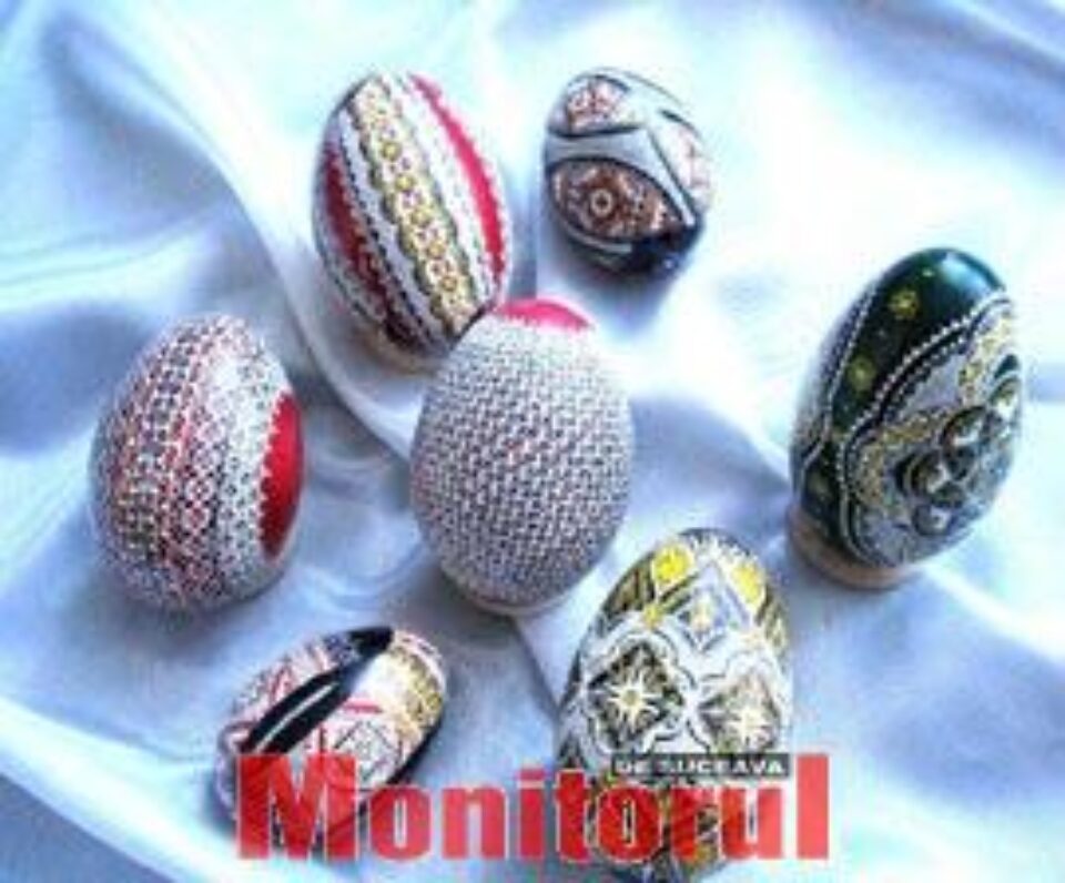 „Zestrea” personală a unei încondeietoare din Moldovița, într-o expoziție inedită, la Iași