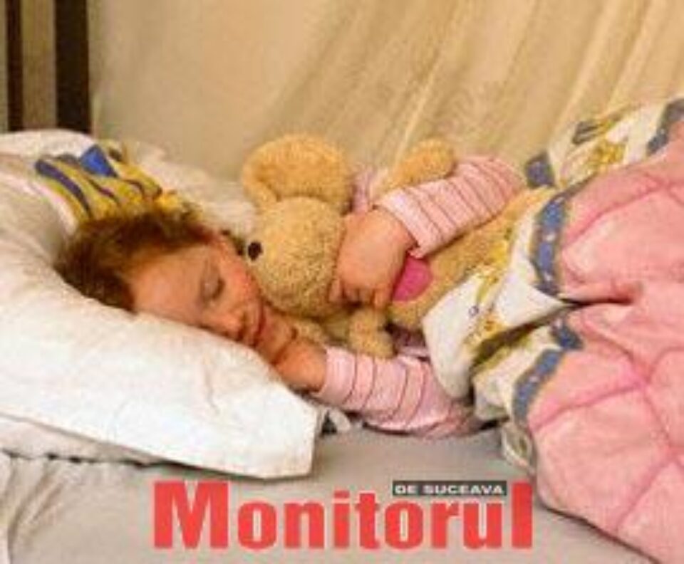 Părinții își pot ajuta copiii să nu se mai sperie de întuneric