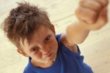 Agresivitatea copiilor, semnul unei tulburări de comportament