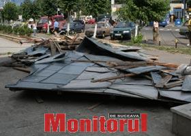 Panică printre suceveni după o furtună de câteva minute