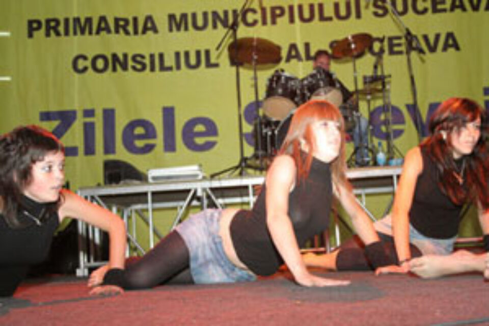 Cartierul Burdujeni a petrecut până în zori de zi Cartierul Burdujeni a petrecut până în zori de zi