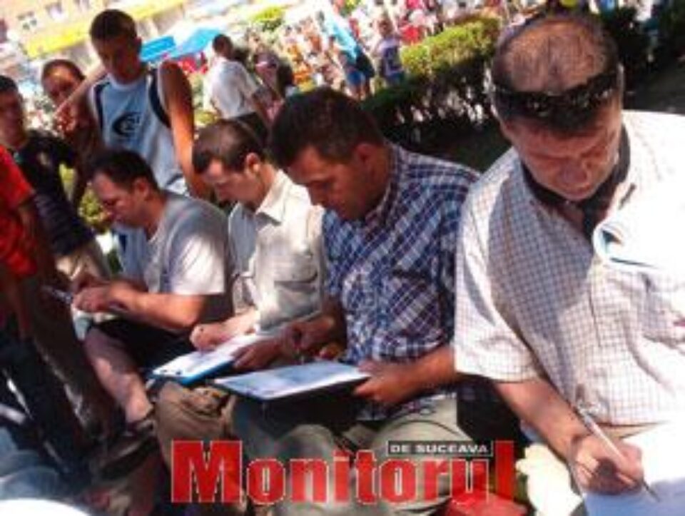 Aglomerație pe „Aleea Caricaturiștilor”