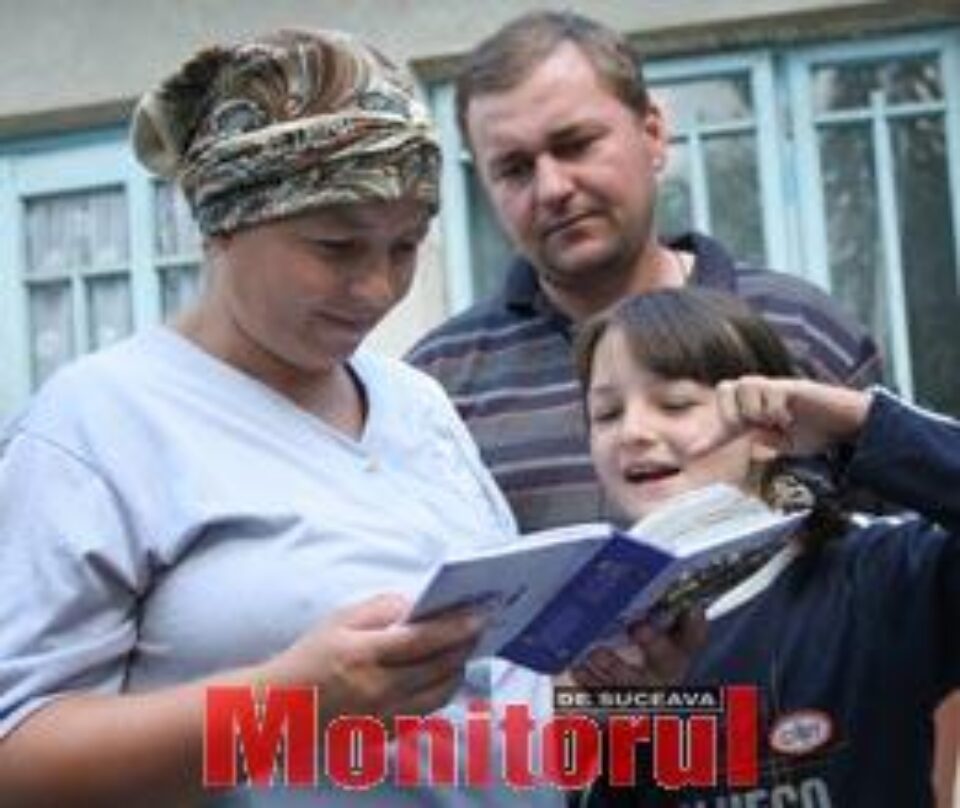 Albumul de fotografii al Petronelei, răsfoit în aşteptarea unei veşti de la Târgu Mureş