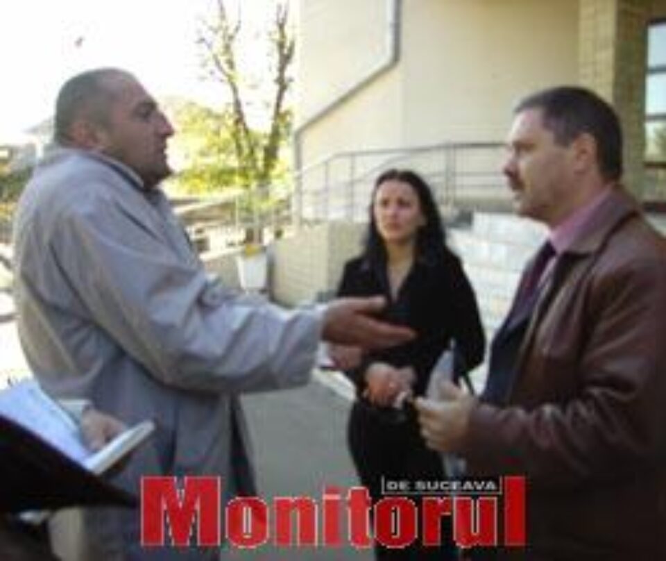 Blană surprins acum câteva luni, după lupte de stradă, în timp ce-i cerea explicaţii şefului Poliţiei Fălticeni