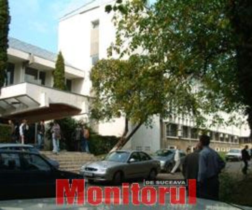 Taxe de la 1400 la 2500 de lei pentru anul universitar viitor Taxe de la 1400 la 2500 de lei pentru anul universitar viitor