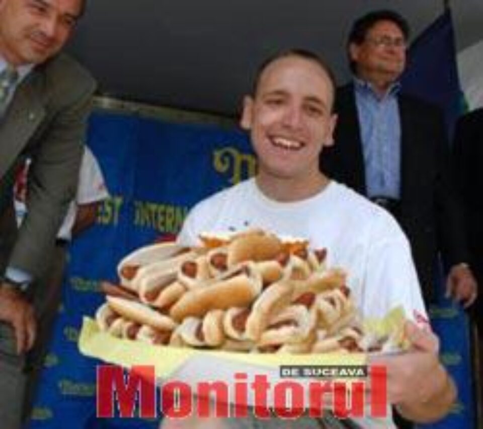 A mâncat 66 de hot dog-uri în 12 minute