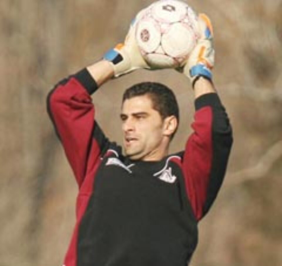 Rapid îi oferă lui Coman o majorare de salariu și prelungirea contractului