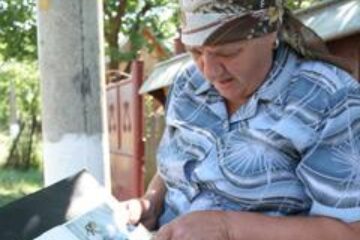 Bunica lui Paul ne arata zestrea cu amintiri