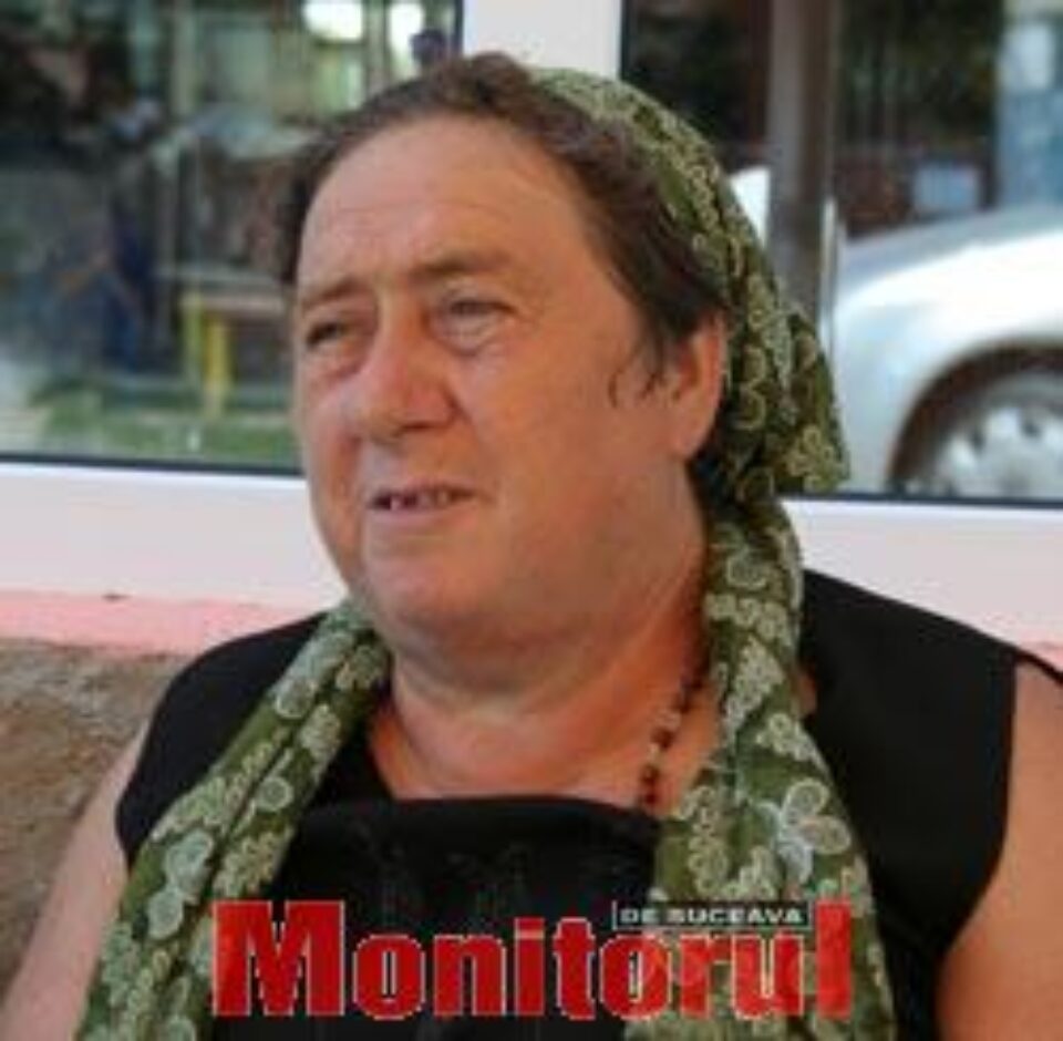 Bunica Virginia Pascaru cea care are grija de nepoate Bunica Virginia Pascaru cea care are grija de nepoate