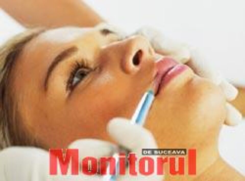 Tot mai multe femei, abonate la operații estetice