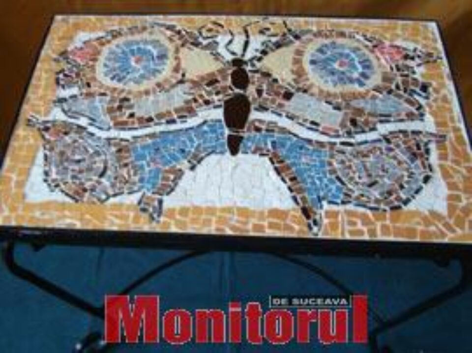 Masa cu mozaic, care i-a adus un zece la atestatul de clasa a XII-a