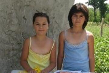 Alina si Dana Peredelcu eleve de nota 10