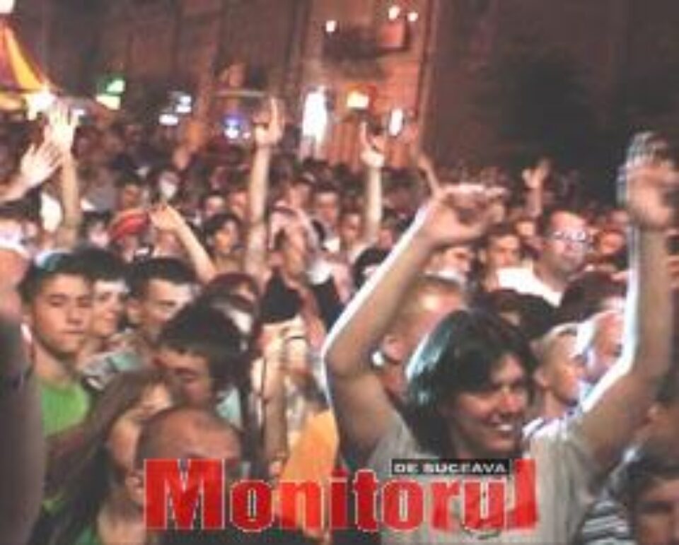 Peste 20.000 de turiști în week-end la Vatra Dornei Peste 20.000 de turiști în week-end la Vatra Dornei